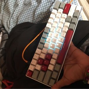 gaming keyboard and mouse and headset (mirophone doesnt work)